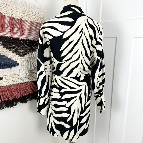 H&M Long Sleeve Floral Collared Mini Wrap Dress Beige/Black Size M - Picture 5 of 9